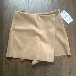 NWT! Adorable Suede skort from Zara.
